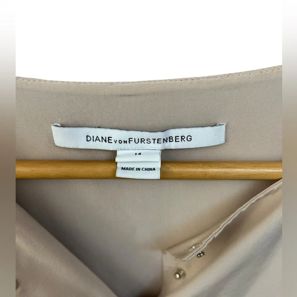 DIANE VON FURSTENBERG Short Sleeve‎ Tunic Top/Dress. 100% Silk,Tan Khaki. Sz 14 - Picture 4 of 8